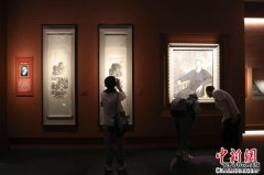 <b>350余件珍品展现二十世纪中国百位巨匠大师风采</b>